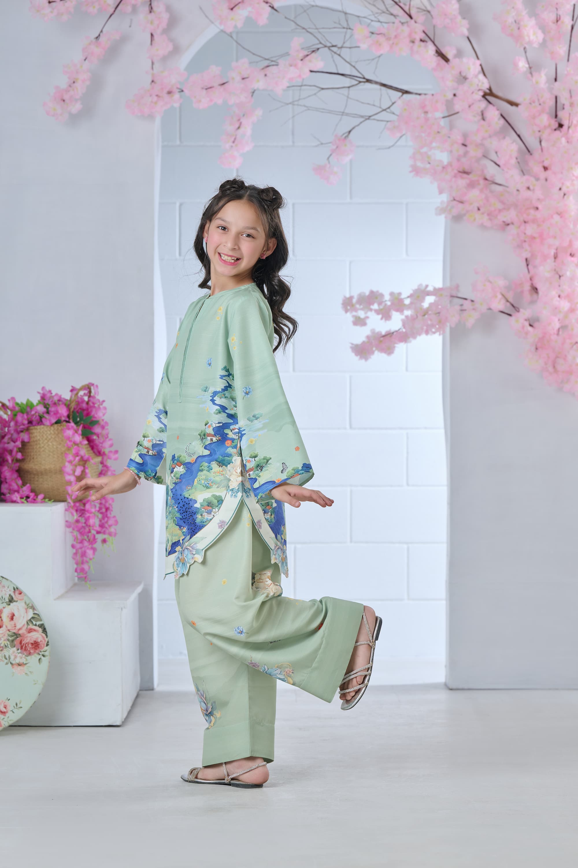 Mini Oriental Escape 2-Piece
