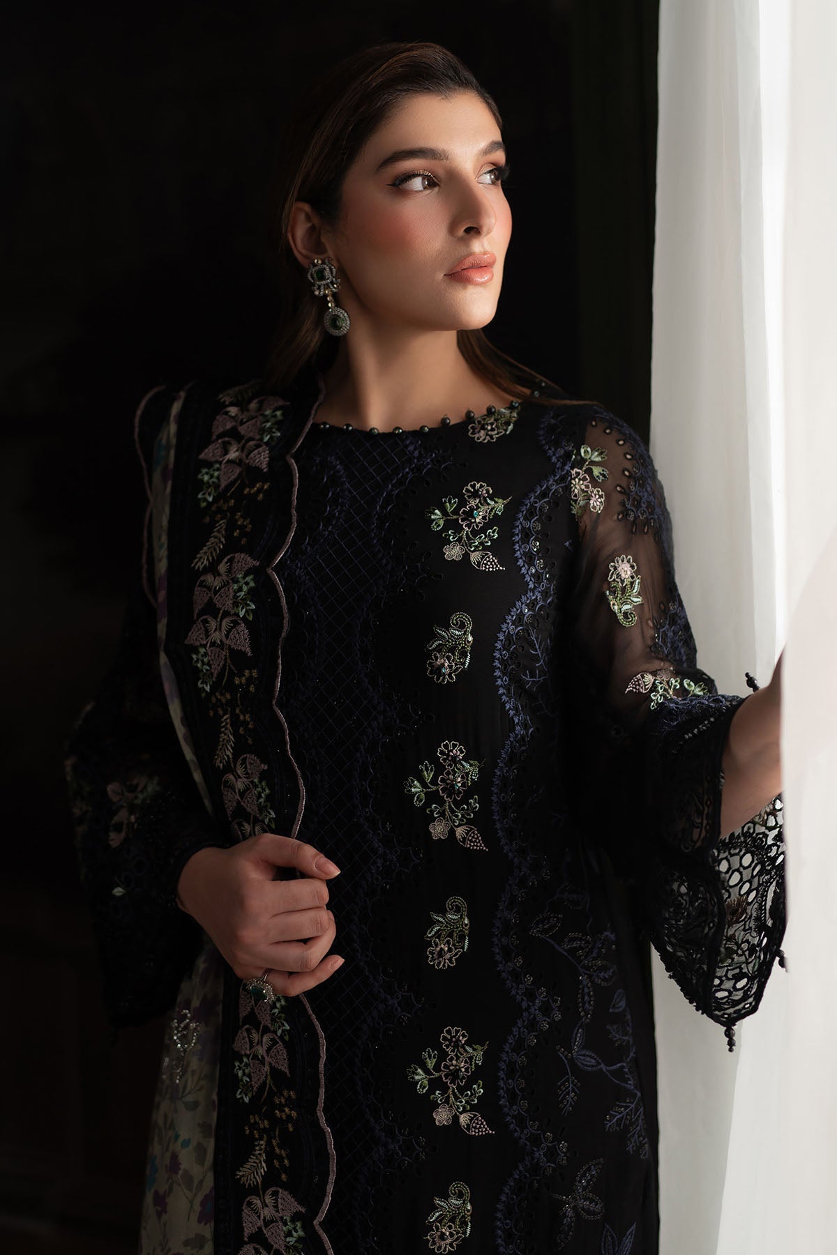 https://cdn.shopify.com/s/files/1/0551/9487/8152/files/5_455c7194-24f6-46b7-8a41-d7ec03a80287.jpg?v=1751313366