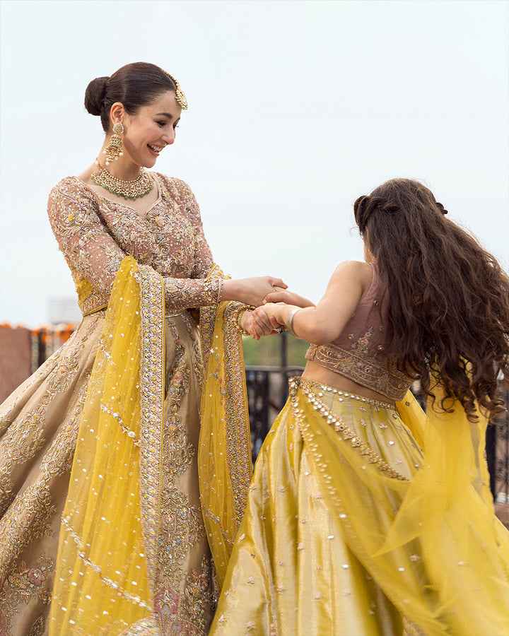 Faiza Saqlain – Mahveen Style