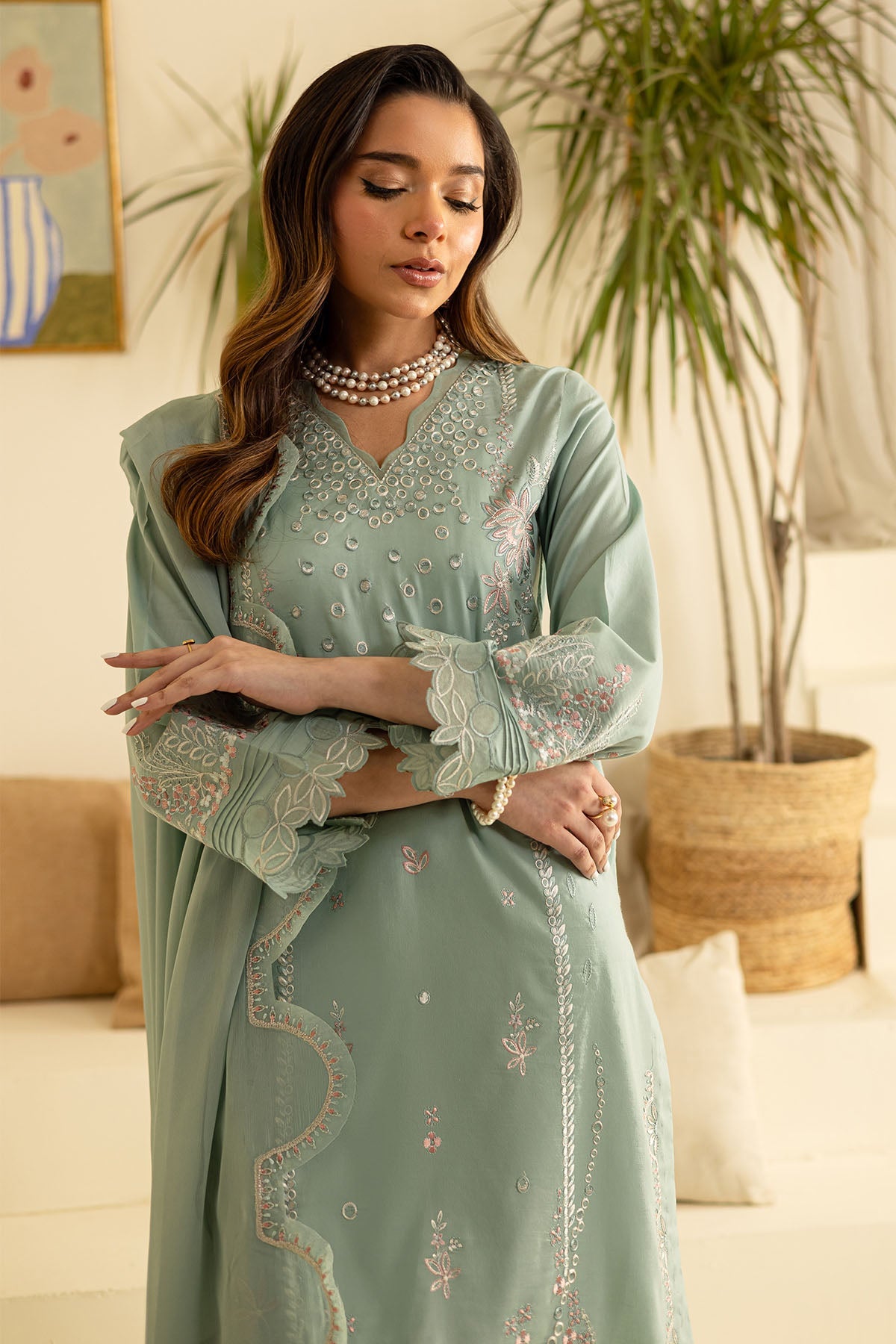 https://cdn.shopify.com/s/files/1/0551/9487/8152/files/5_f84ce2d2-5e62-4e70-8303-4458881e39f5.jpg?v=1751313496