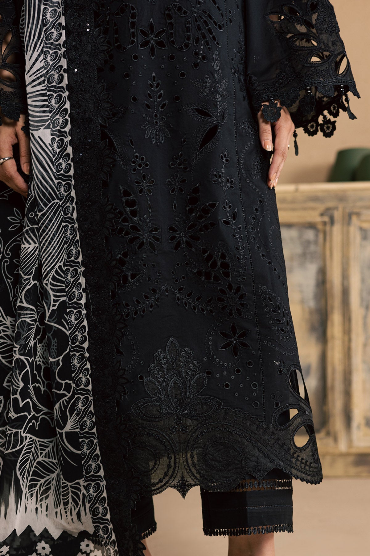 https://cdn.shopify.com/s/files/1/0551/9487/8152/files/5_fb3b0fa2-ca01-41eb-b6d0-a9a33cb0c57b.jpg?v=1780432984