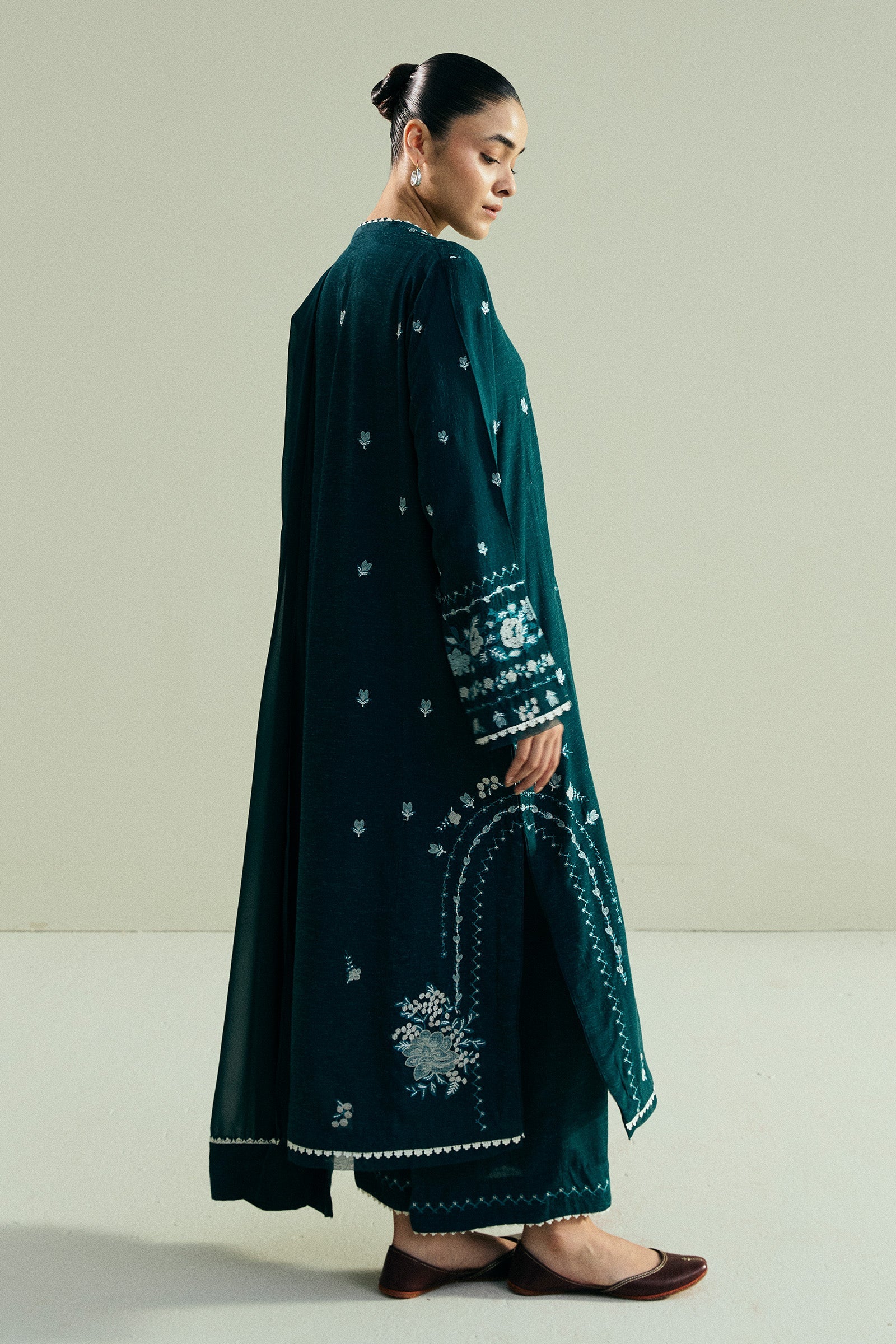 https://cdn.shopify.com/s/files/1/0340/8376/6405/files/5_99d0cf75-0a78-43af-8960-2b011ef69c6b.jpg?v=1758365415