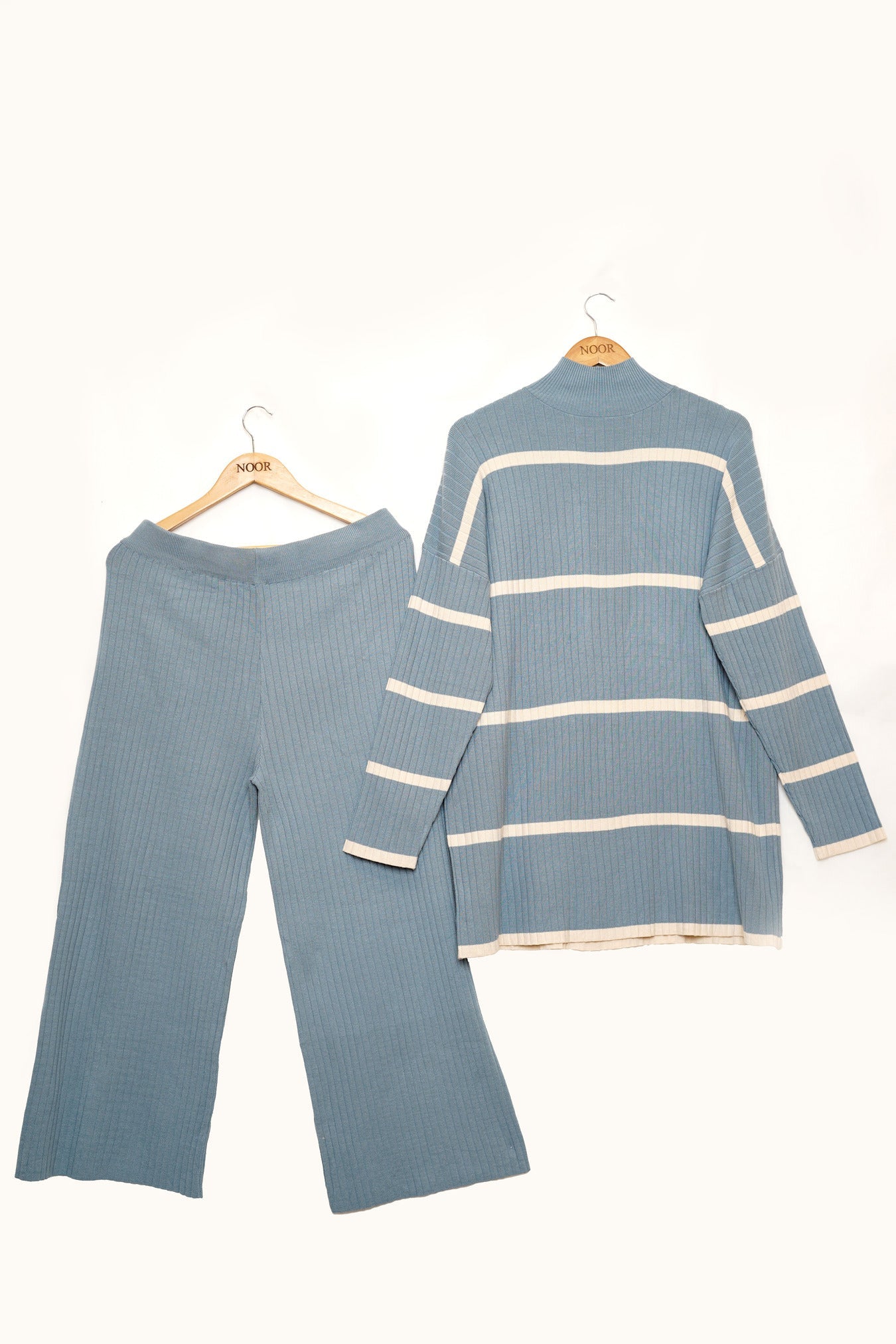 https://cdn.shopify.com/s/files/1/0501/5381/6222/files/5_add107c6-9919-4f7b-bd54-625be8e727b4.jpg?v=1733772468
