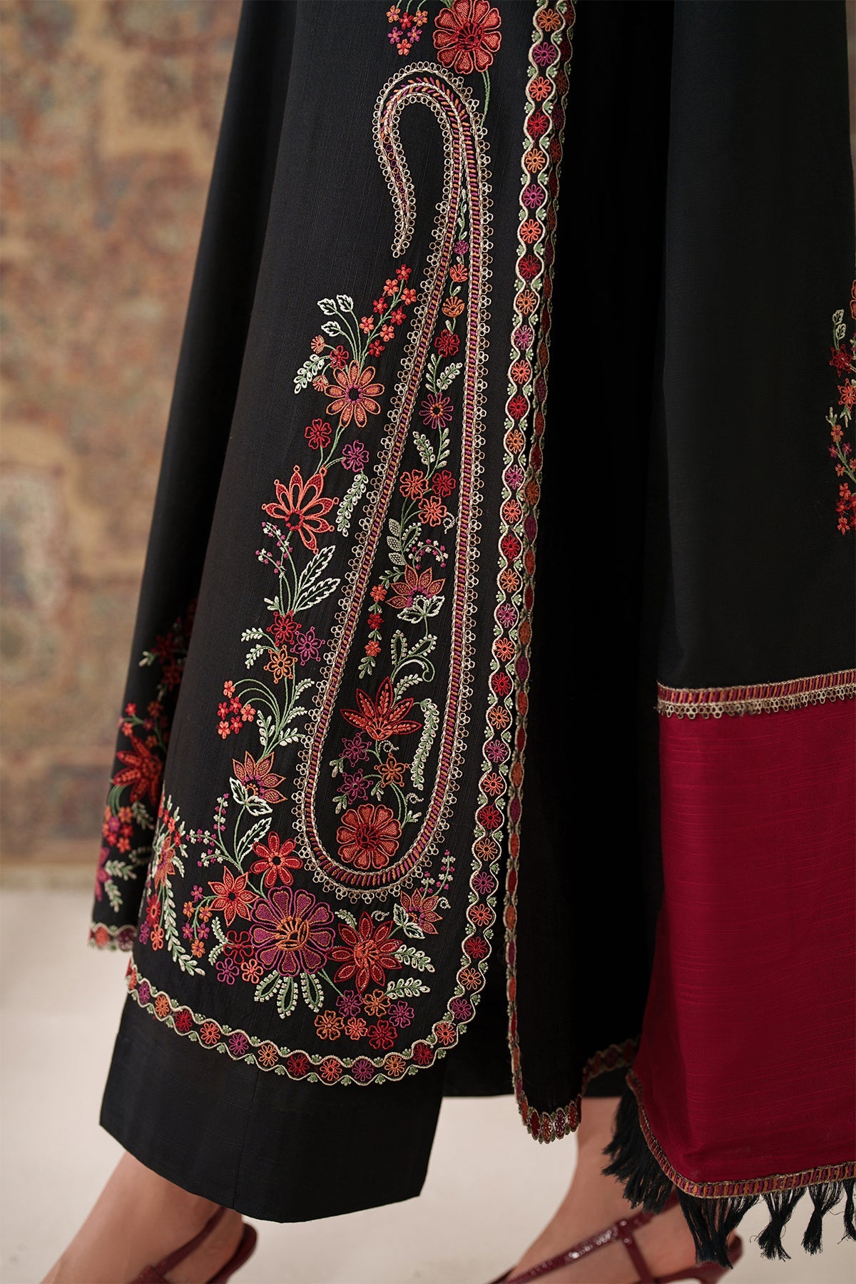 EMBROIDERED KHADDAR UF-4346