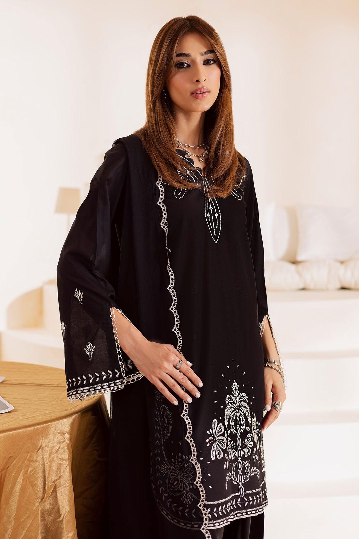 https://cdn.shopify.com/s/files/1/0551/9487/8152/files/5_b8ebcc26-1e2b-47c1-8d57-c5b27019dfb2.jpg?v=1752050039