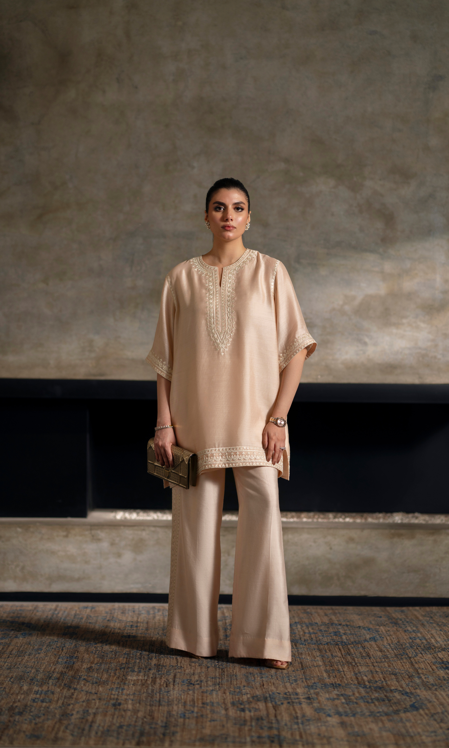 The Amira Set