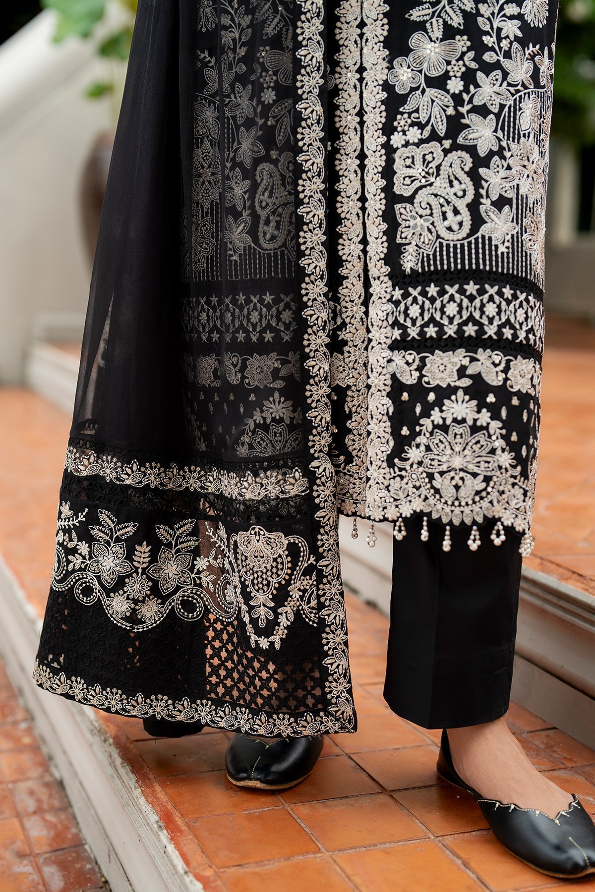 EMBROIDERED LAWN UF-4197