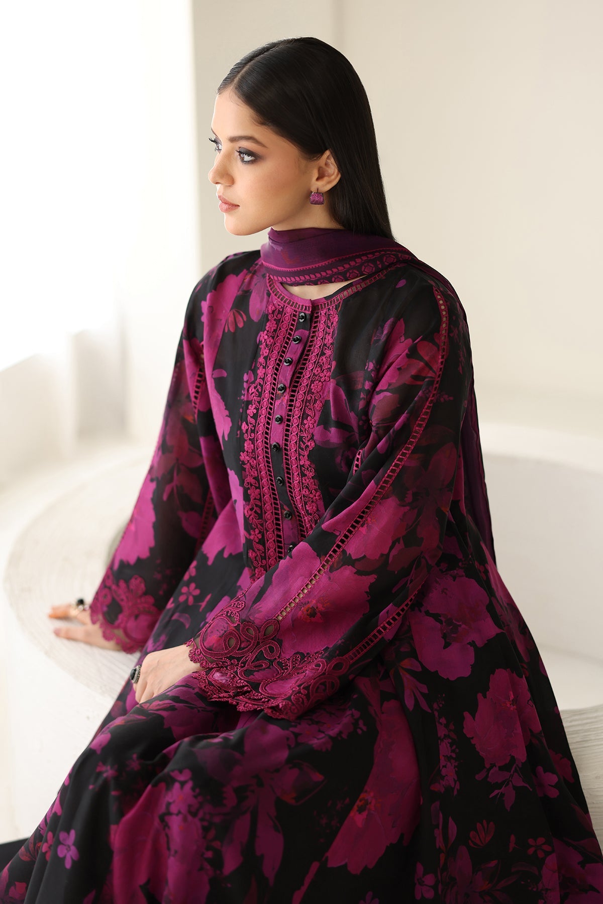 EMBROIDERED LAWN SF-4174