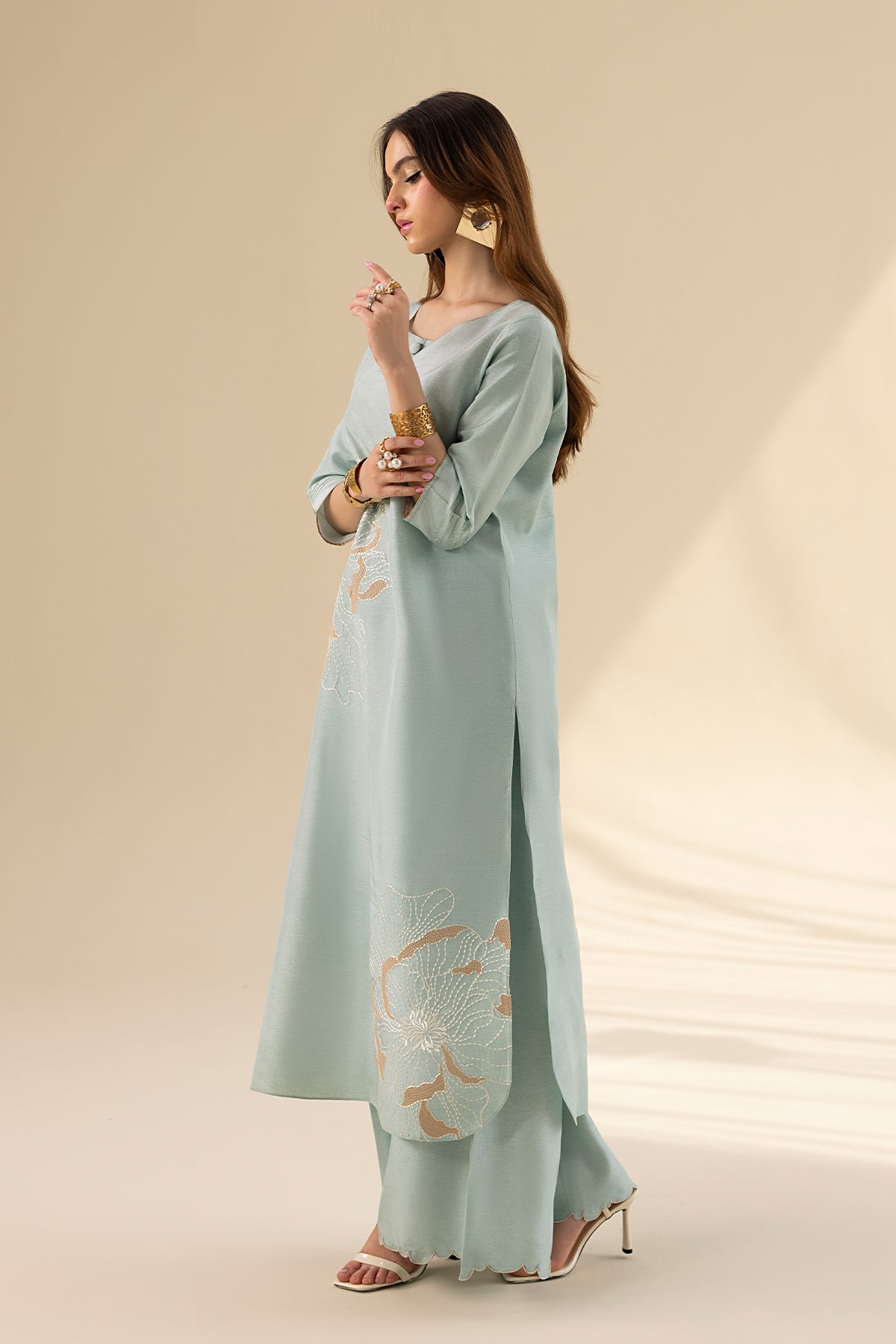 https://cdn.shopify.com/s/files/1/0516/3571/6292/files/61_b6ddebb3-5995-48b8-812b-a712cce1b2f5.jpg?v=1753388970