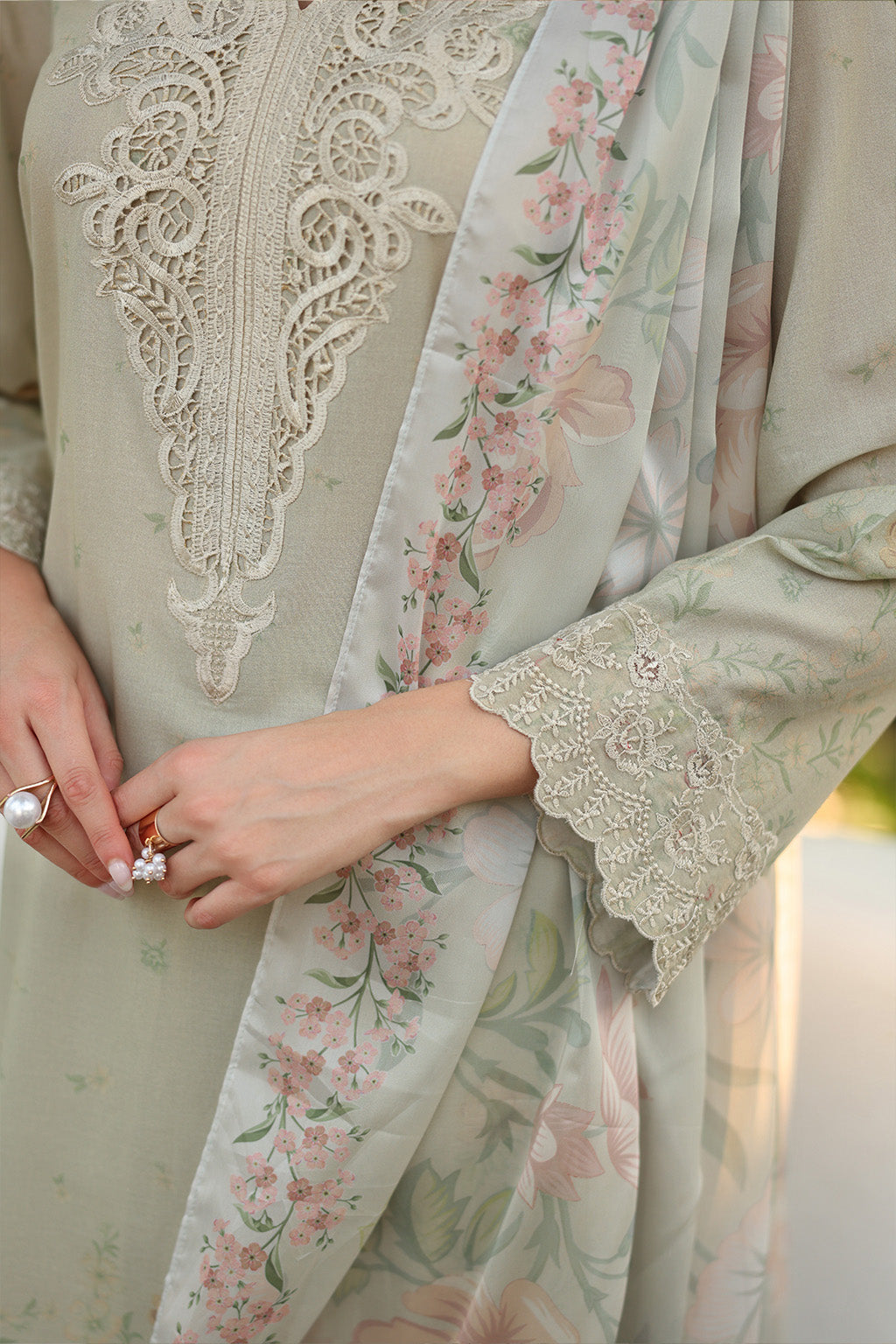 UE-490 Printed Lawn