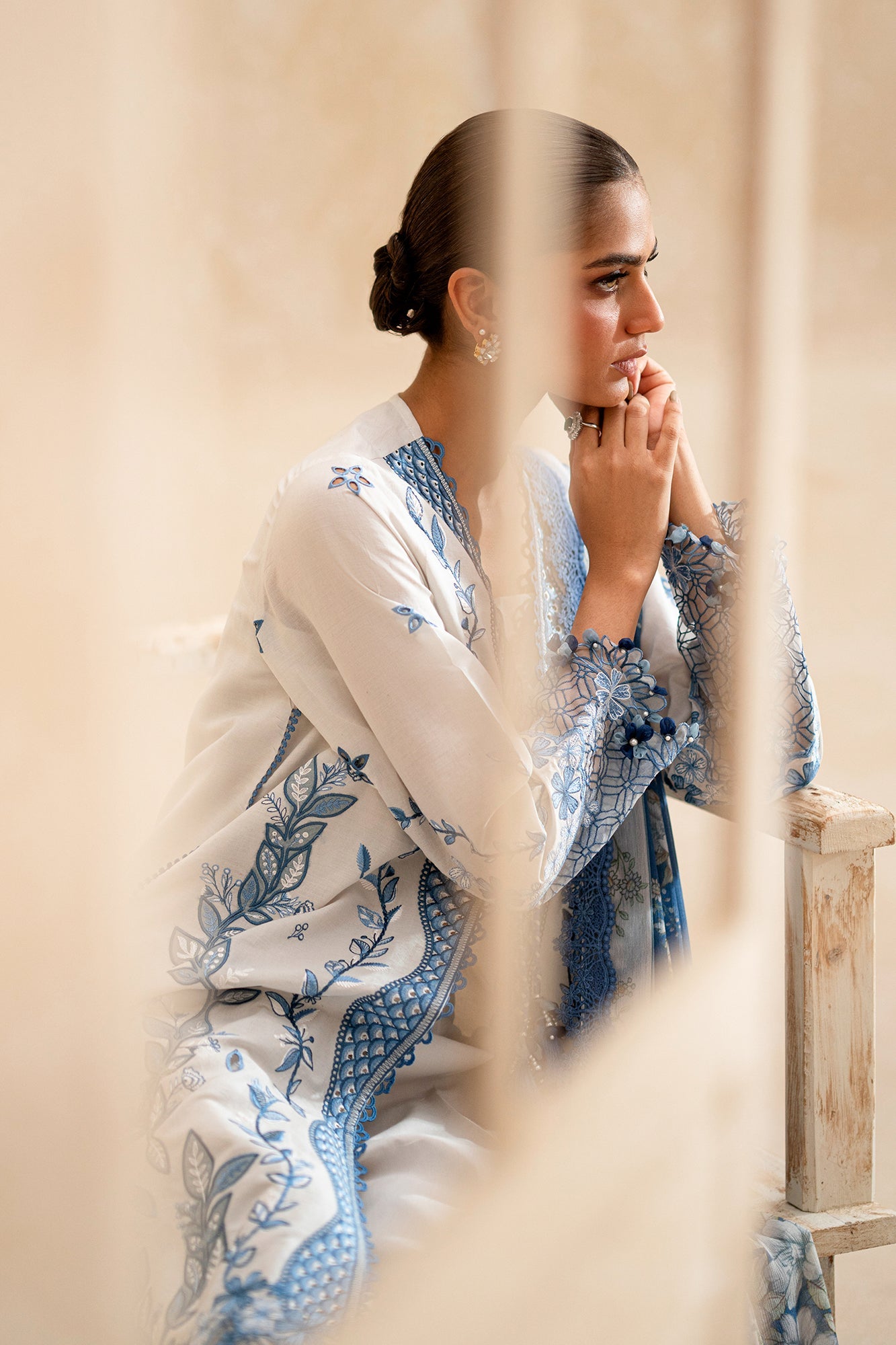 EMBROIDERED LAWN SUIT (E0541/203/003)