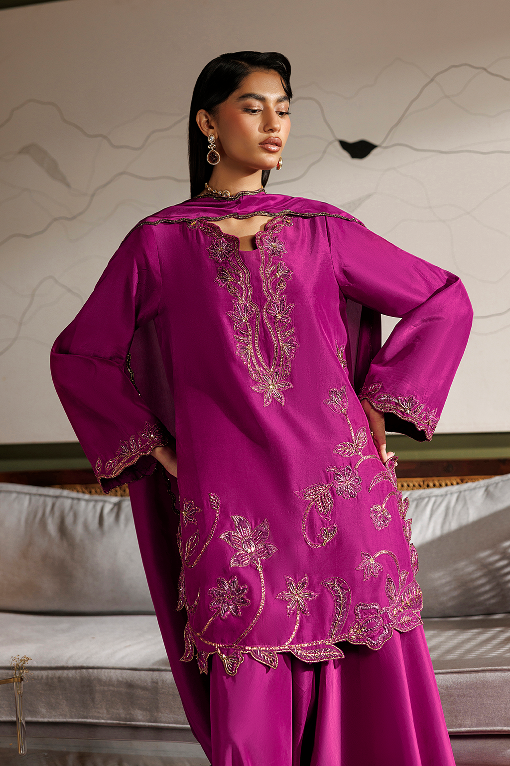 UE-722 Embroidered Ramen Silk