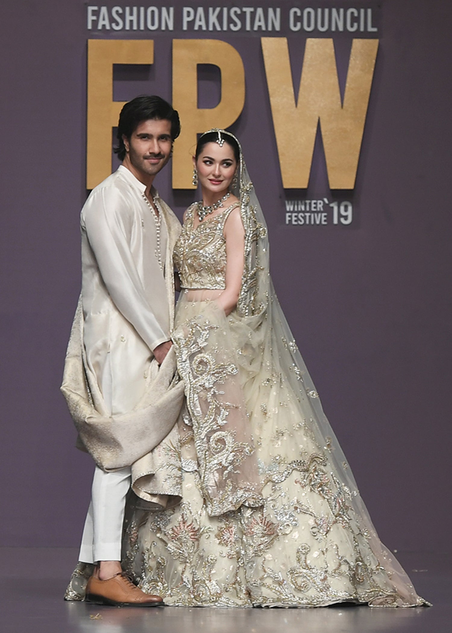 sadaf-fawad-khan-pool-46155877