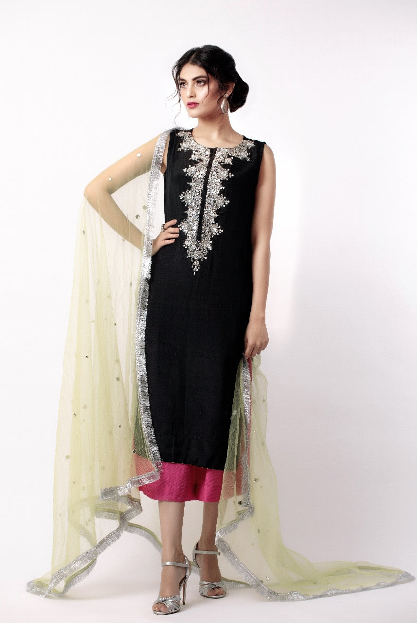 Shanaya Outfit