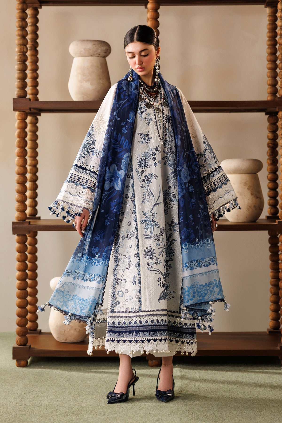 EMBROIDERED LAWN EL26-D06 STITCHED