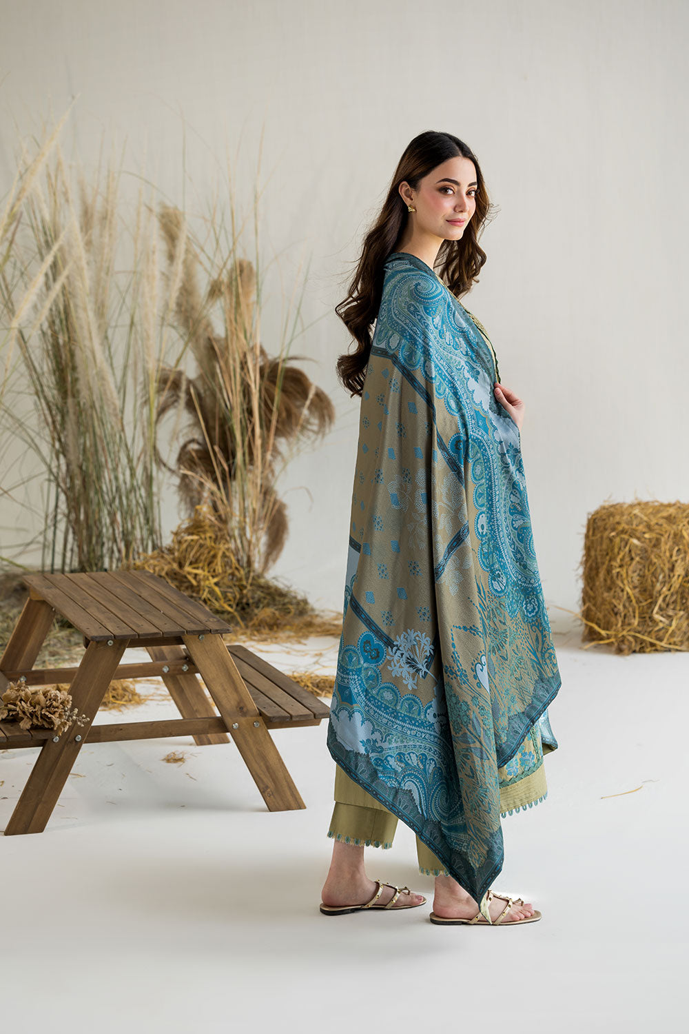 Design 6B Winter Edit Vol.1 '25 Unstitched