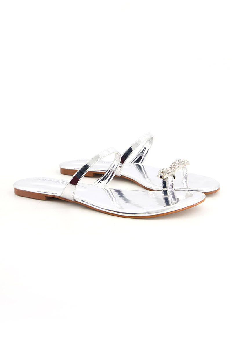 https://cdn.shopify.com/s/files/1/0178/4492/8612/files/6_0001_CROEE-STITCH-004-SILVER_Side_jpg_1_0007_1000000138658_up_jpg_5.jpg?v=1763530374