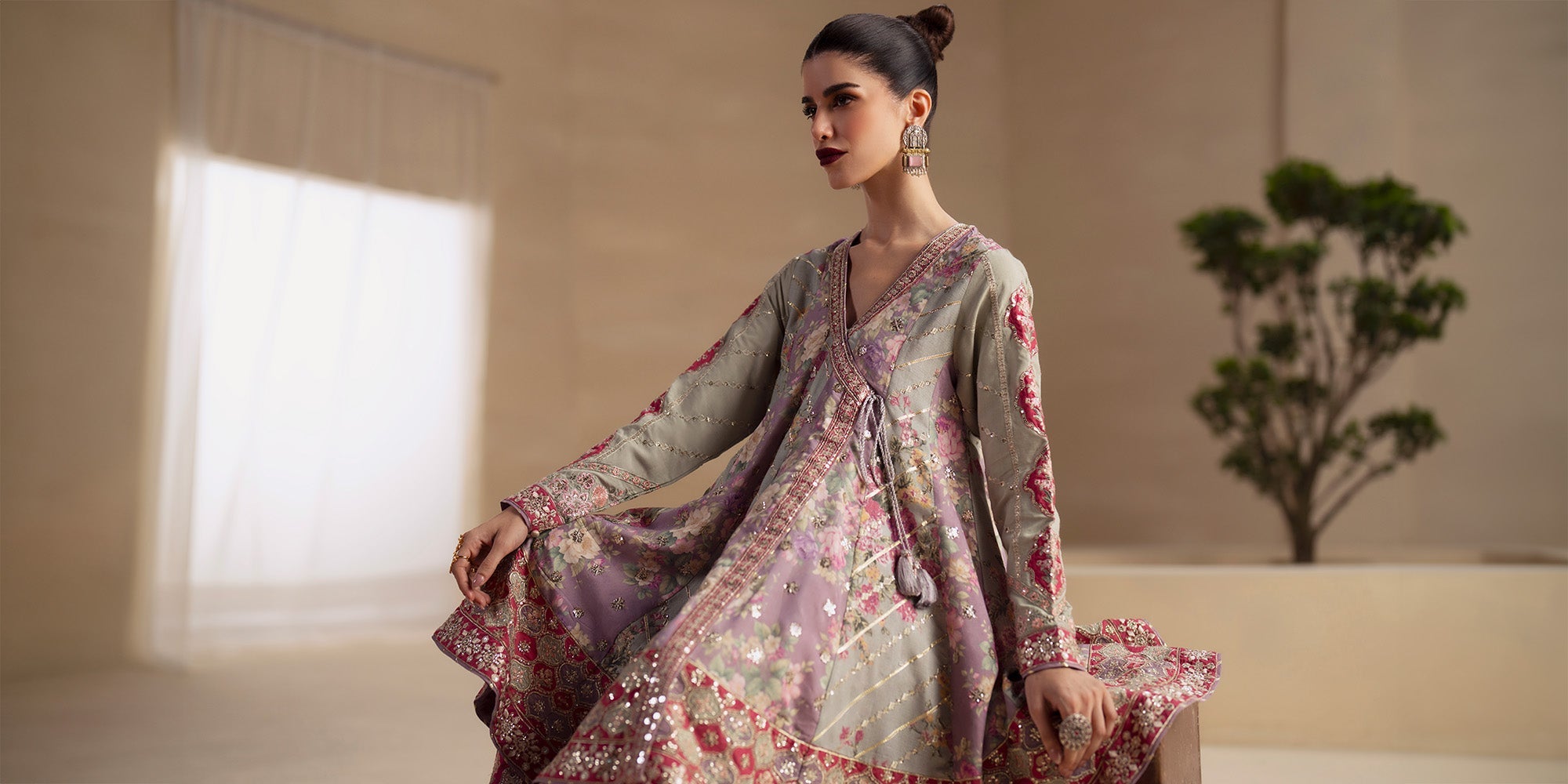 EMBROIDERED SUIT (E0913/104/718)