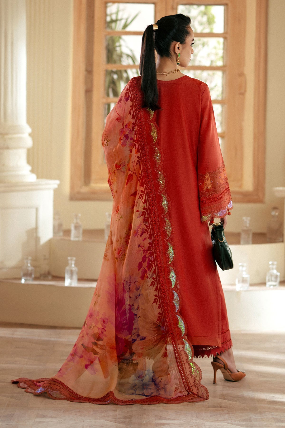 https://cdn.shopify.com/s/files/1/0551/9487/8152/files/6_a6a19a35-18af-4767-ae13-5ced8d47935e.jpg?v=1716274092
