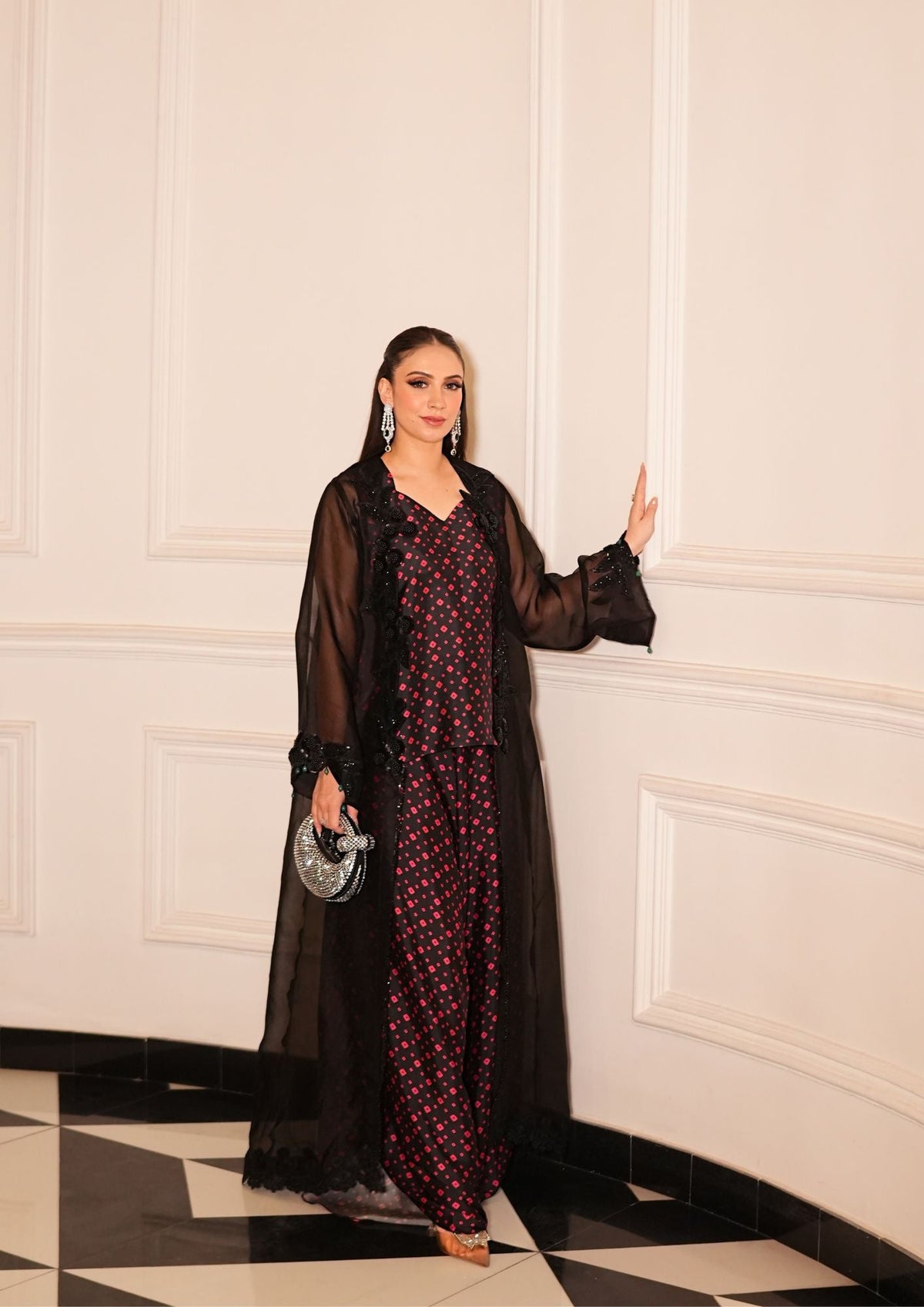 ELAN CAPE