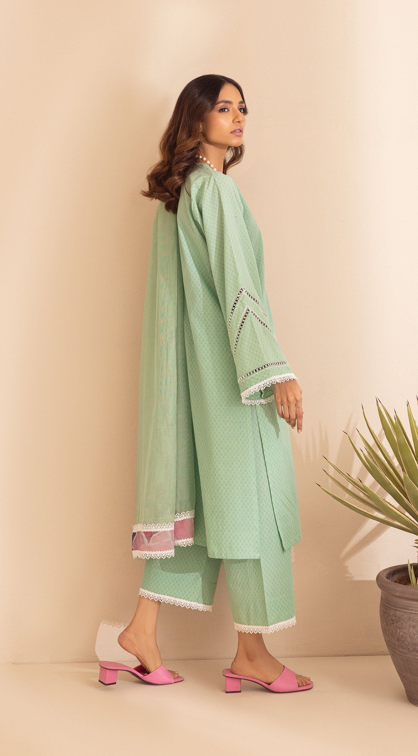 https://cdn.shopify.com/s/files/1/0654/4313/5706/products/6_3.jpg?v=1674887272