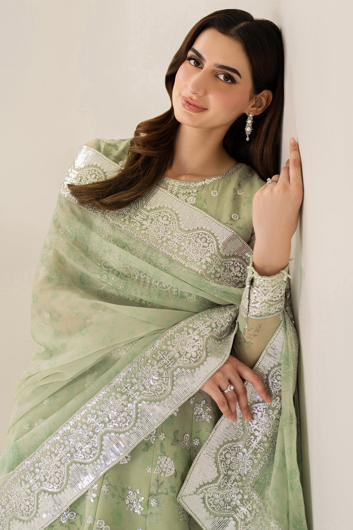 Farasha – Sage Sparkle Style