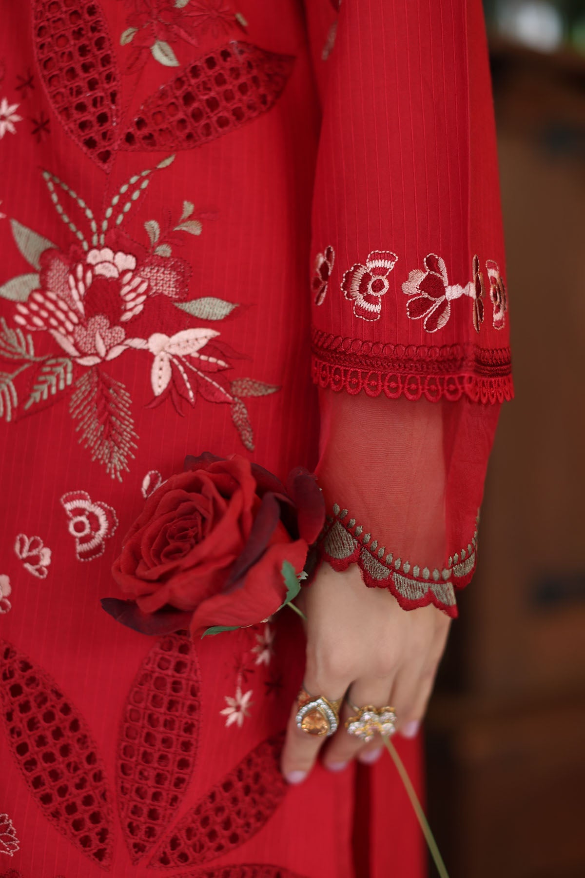https://cdn.shopify.com/s/files/1/0551/9487/8152/files/6_72a08ccb-e71a-4fa8-b421-26acbb3d372b.jpg?v=1751313387