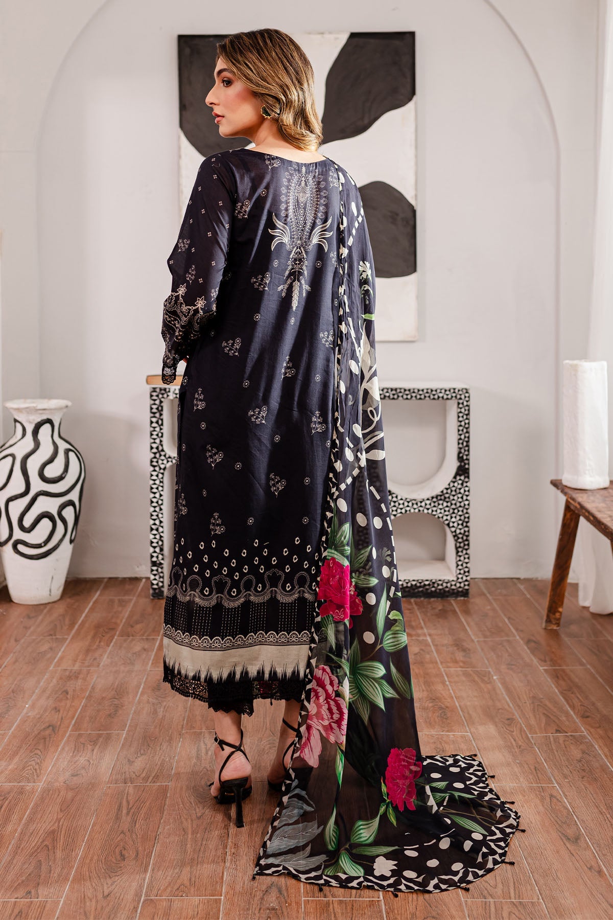 https://cdn.shopify.com/s/files/1/0551/9487/8152/files/6_548bf168-7757-46b3-a0bd-ff6a573b5759.jpg?v=1713427810