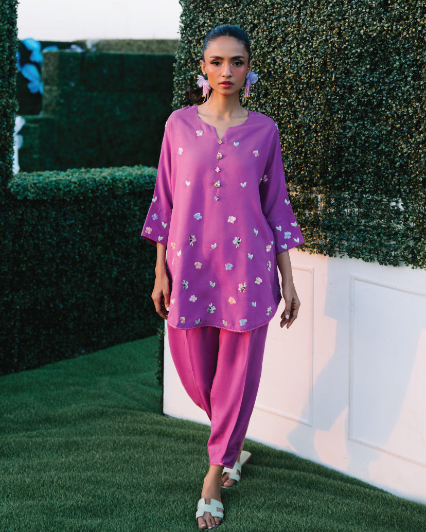 https://cdn.shopify.com/s/files/1/0643/9449/4197/files/6_7b0ce24d-2c46-47d6-ae8d-282ab0734135.jpg?v=1739796317