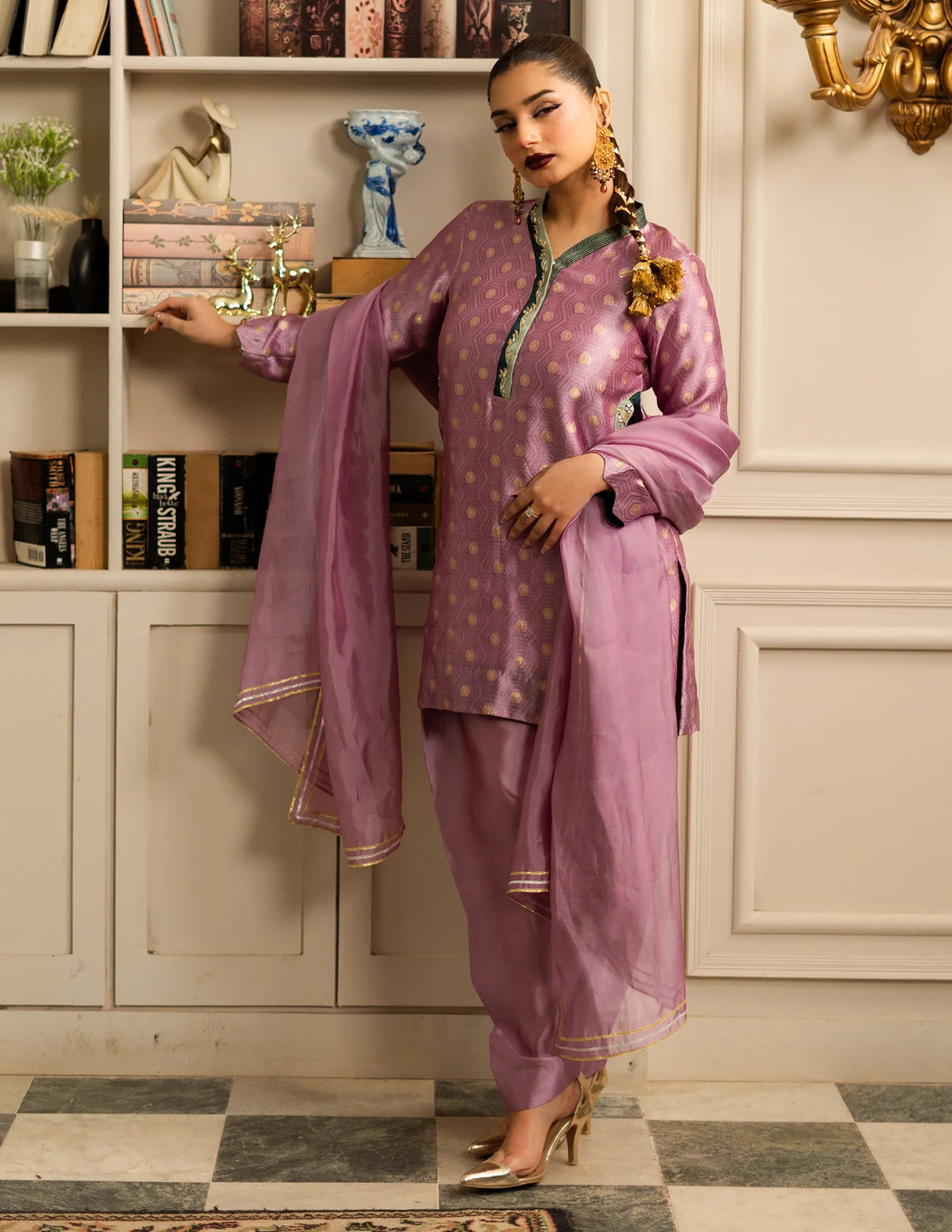 Laado Amethyst Embroidered Dupatta