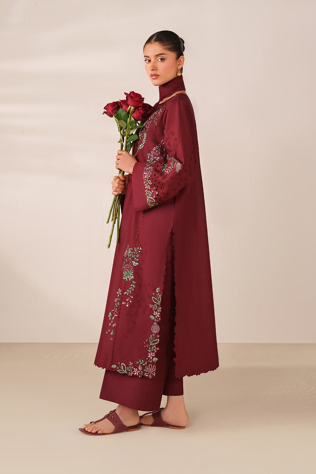 UE-610 Embroidered Lawn