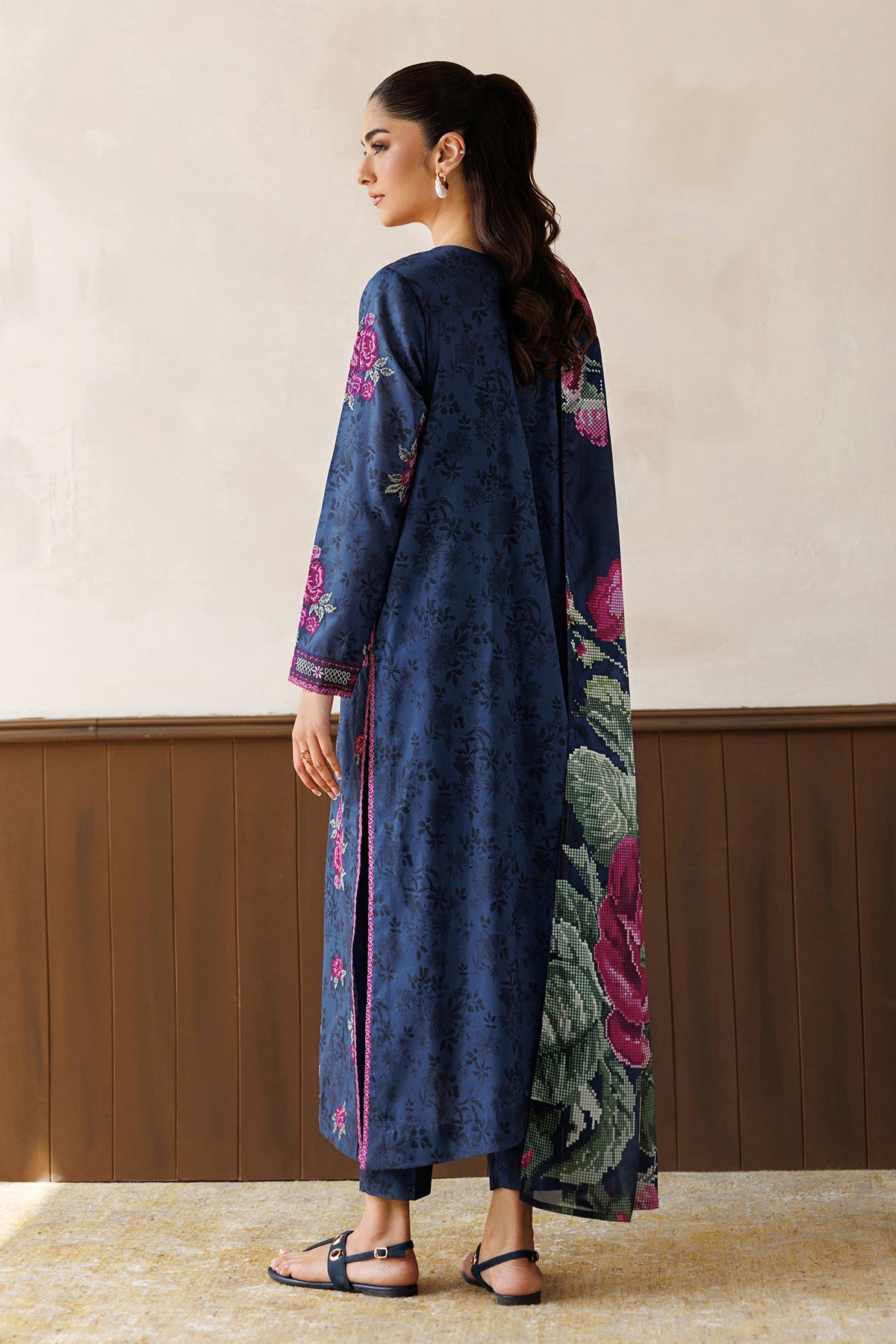 EMBROIDERED LAWN UF-4497