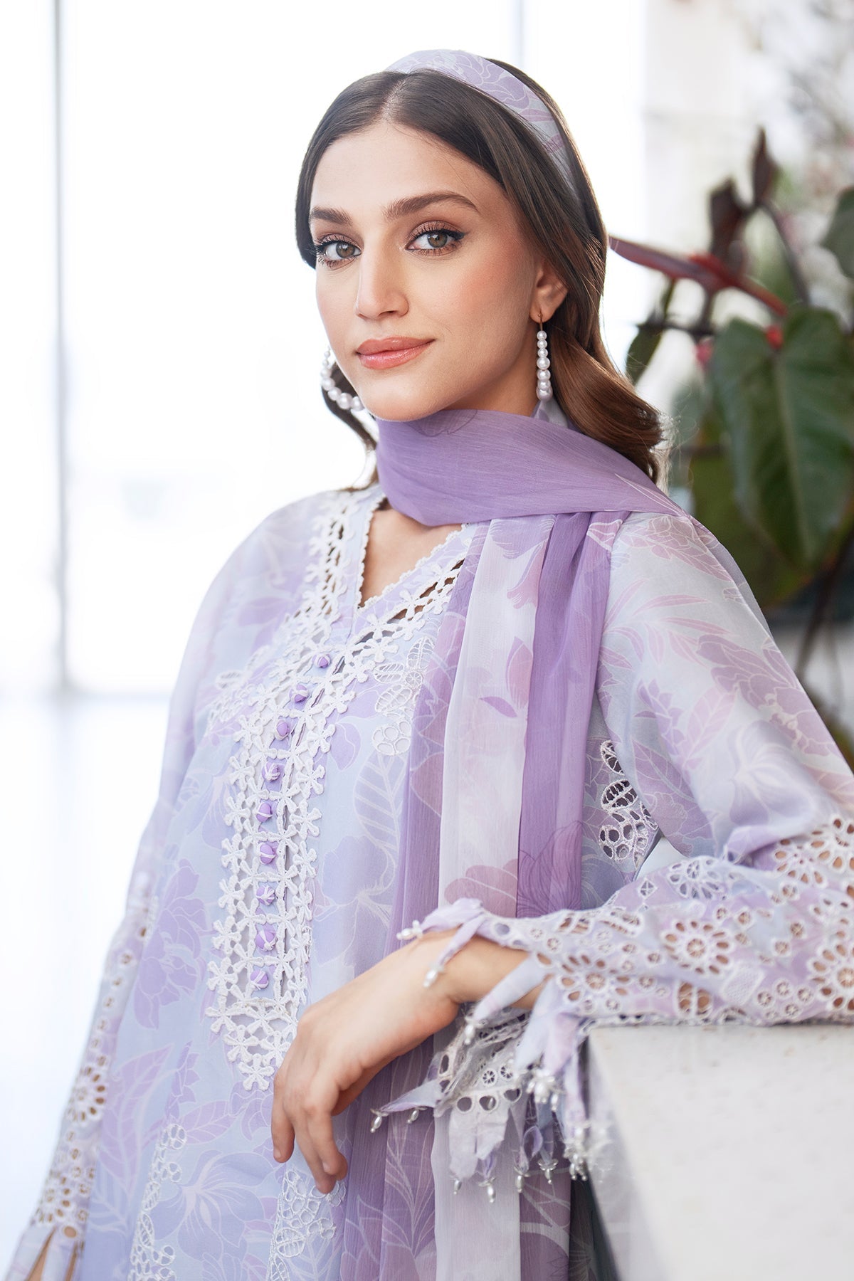 EMBROIDERED PRINTED LAWN UF-4073