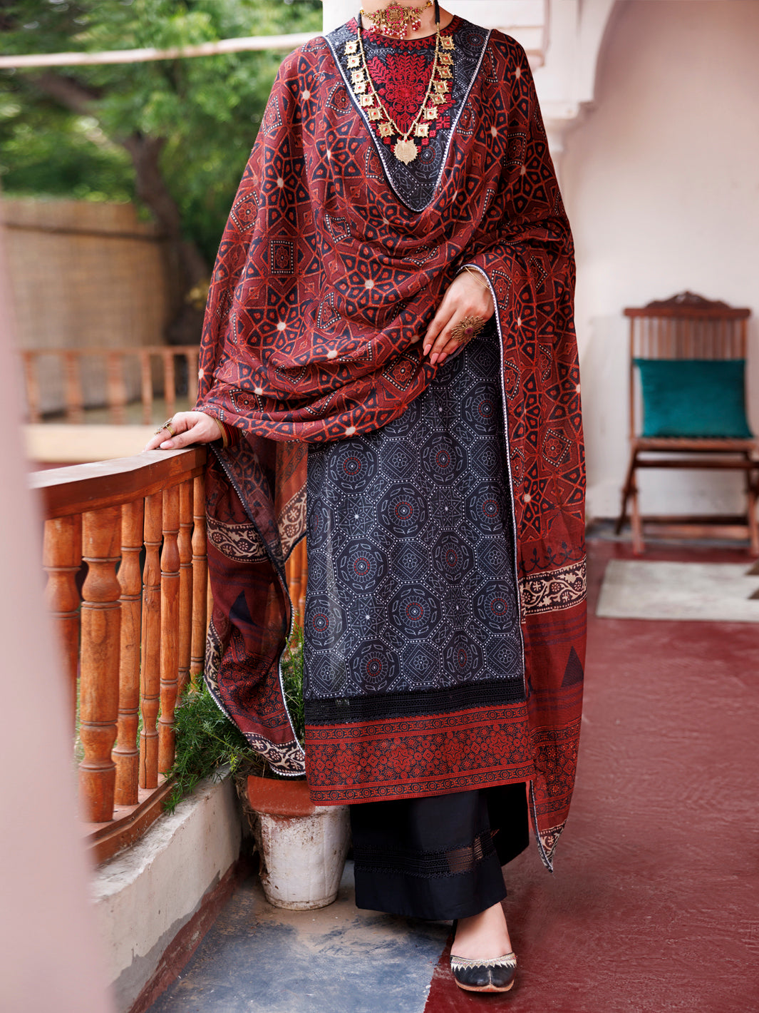 Black Cambric 3Pc Unstitched - AWP-3PS-740B