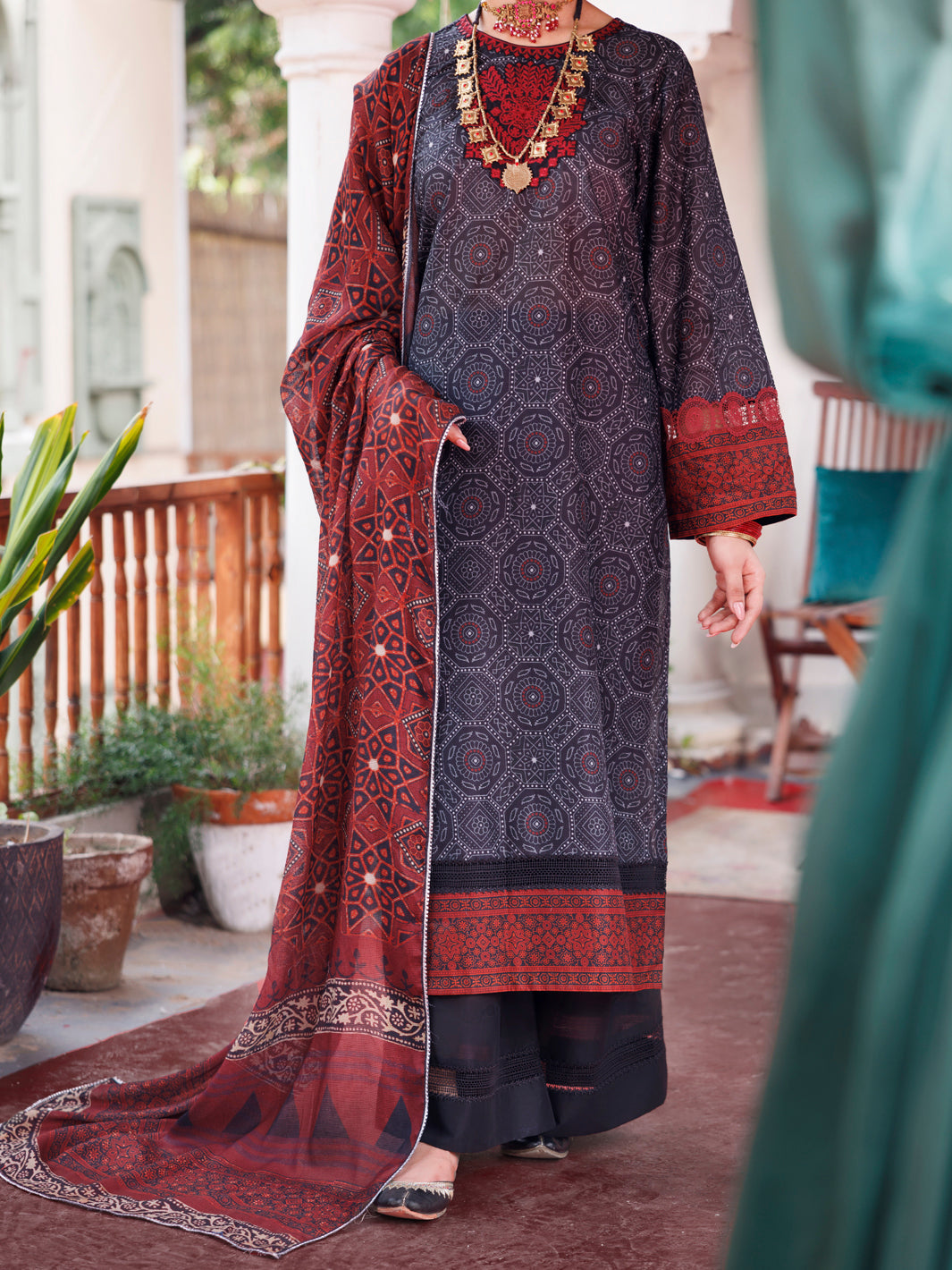 Black Cambric 3Pc Unstitched - AWP-3PS-740B