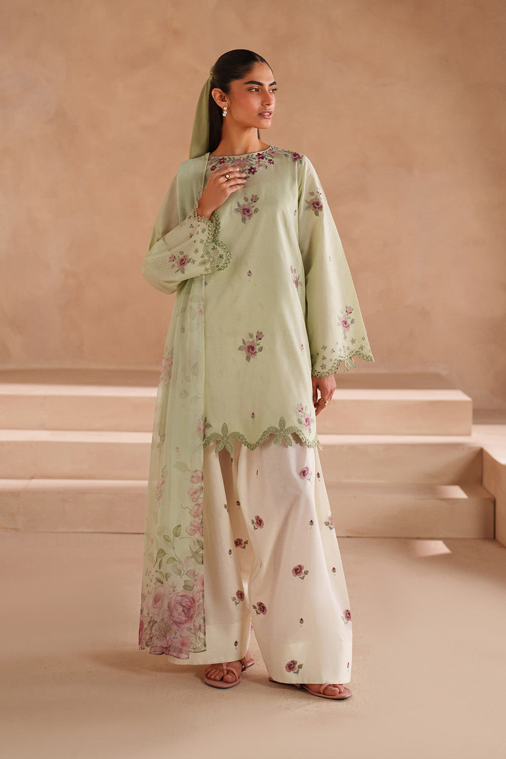 UE-606  Embroidered Lawn