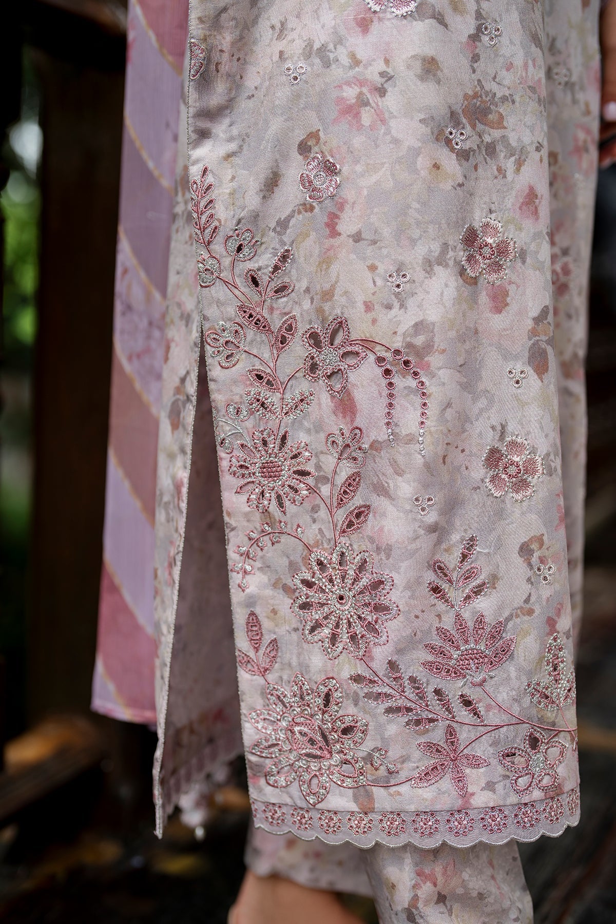 EMBROIDERED LAWN SF-4273