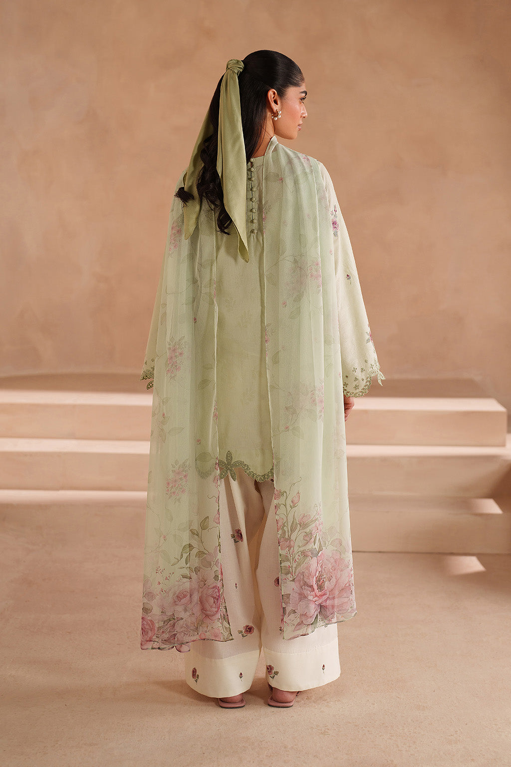 UE-606  Embroidered Lawn