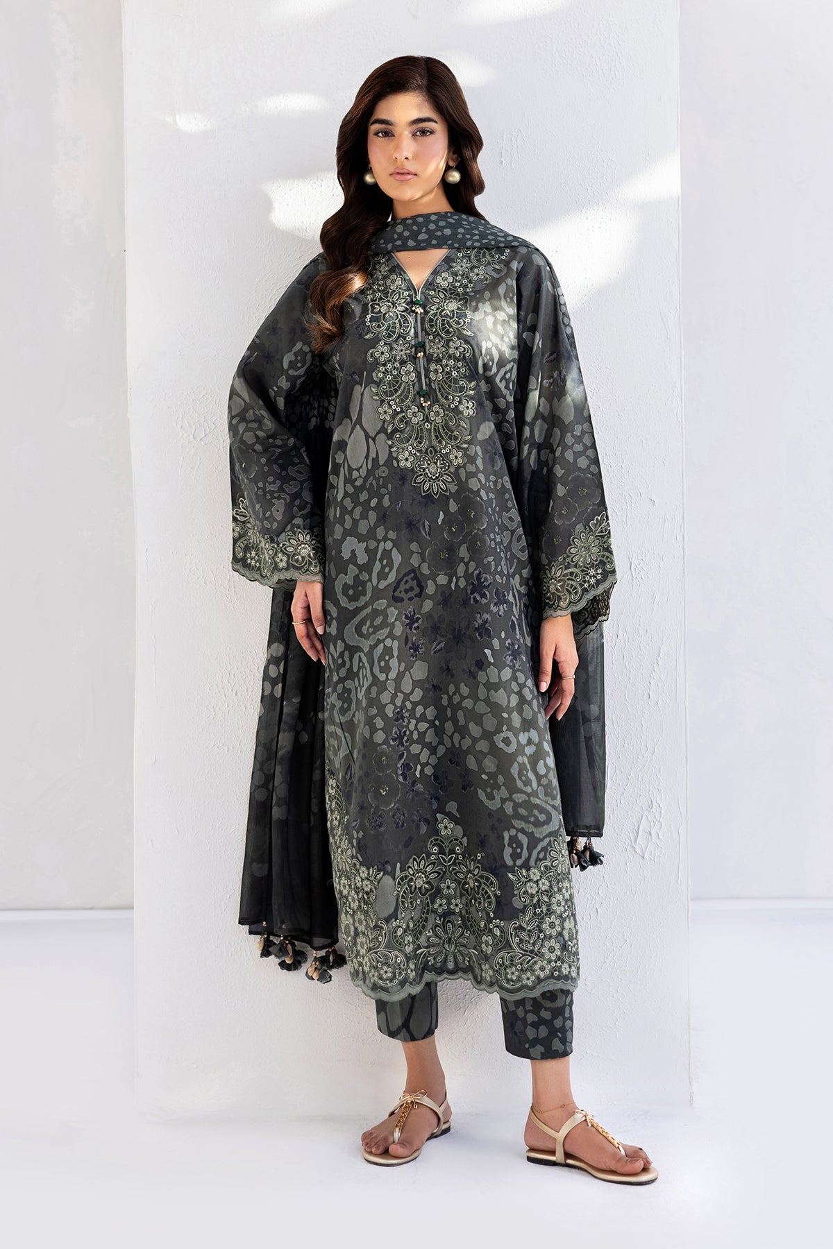 https://cdn.shopify.com/s/files/1/2277/5269/files/77_c9e76198-6a6d-4b57-b6f9-369f8bf7d997.jpg?v=1777874624