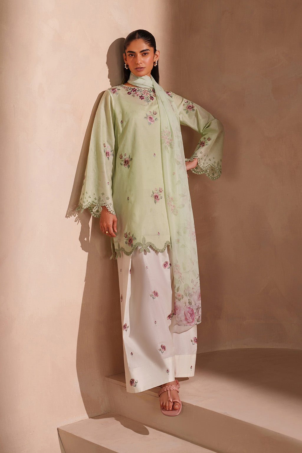 UE-606  Embroidered Lawn