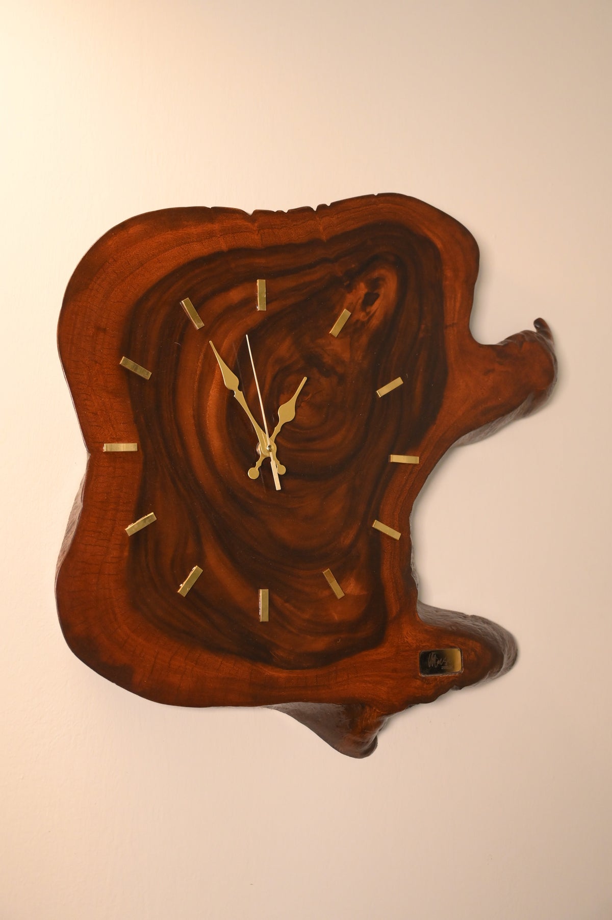 Wallclock Cyra