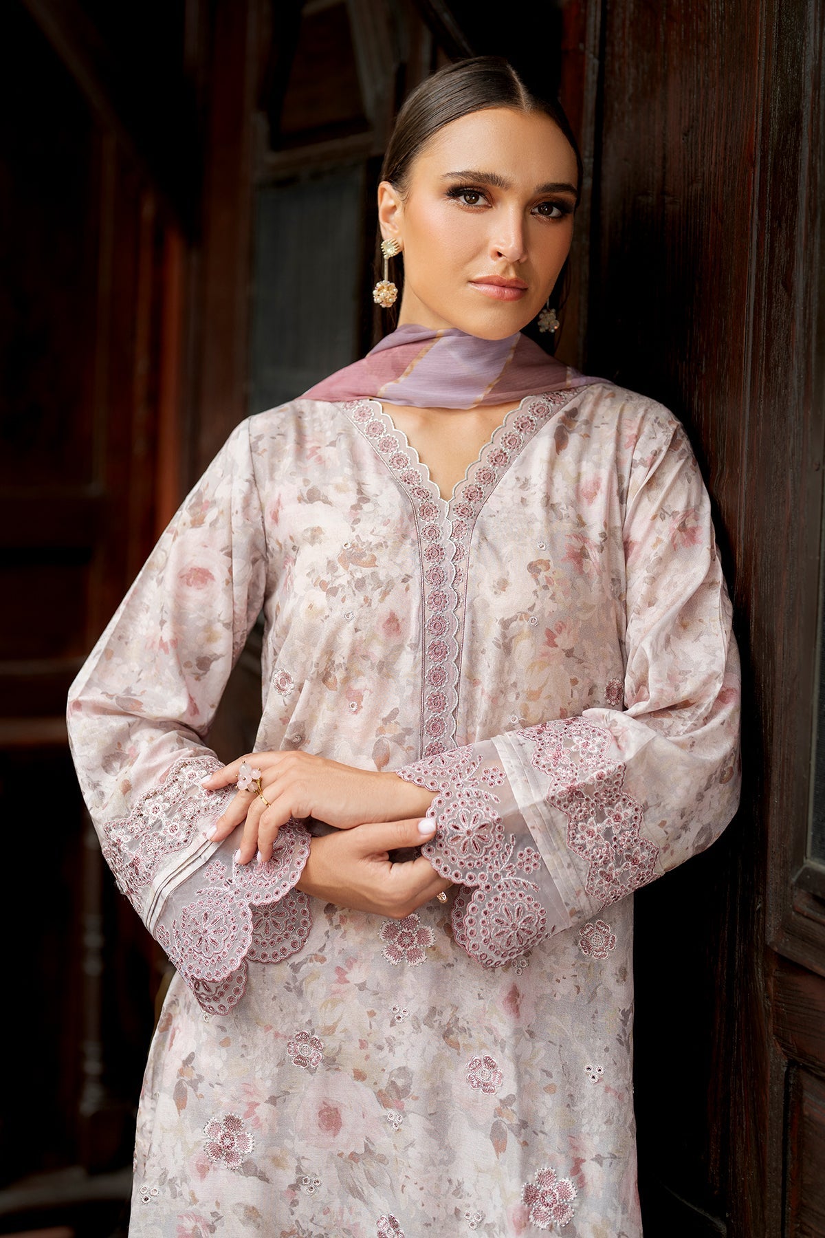 EMBROIDERED LAWN UF-4273