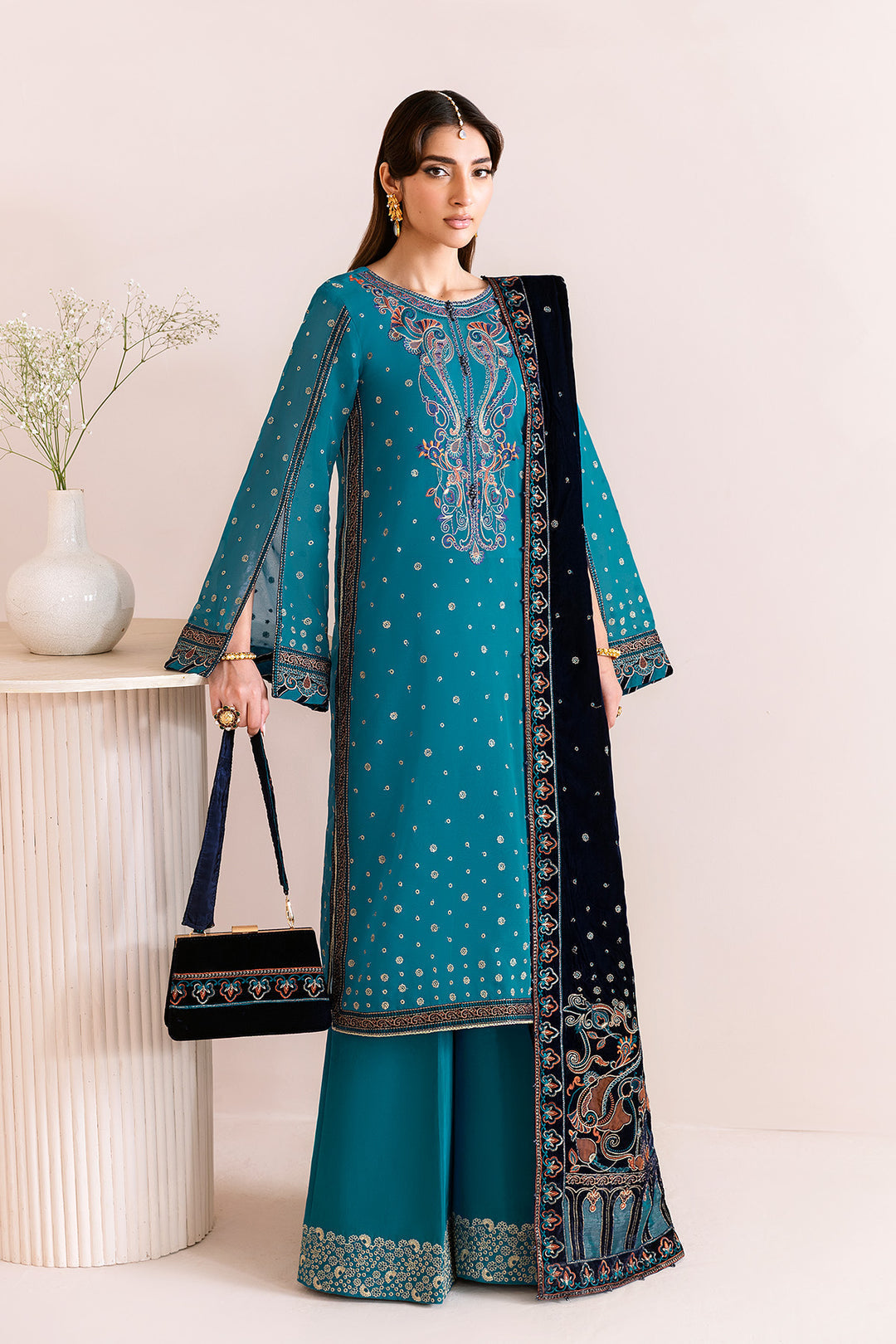 Alizeh – Nelofer Style