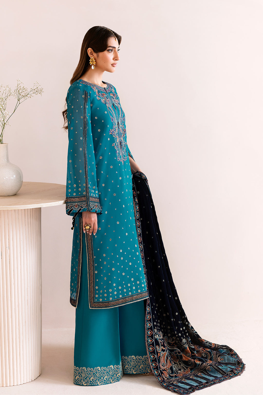 Alizeh – Nelofer Style