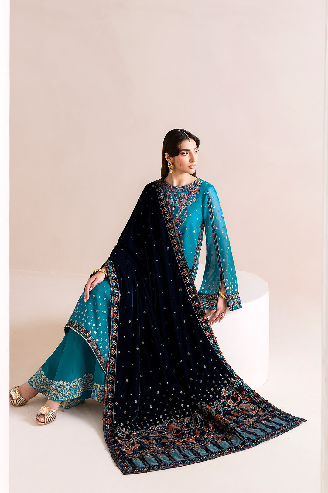 Alizeh – Nelofer Style