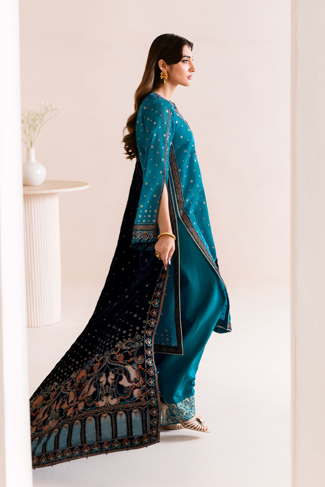 Alizeh – Nelofer Style