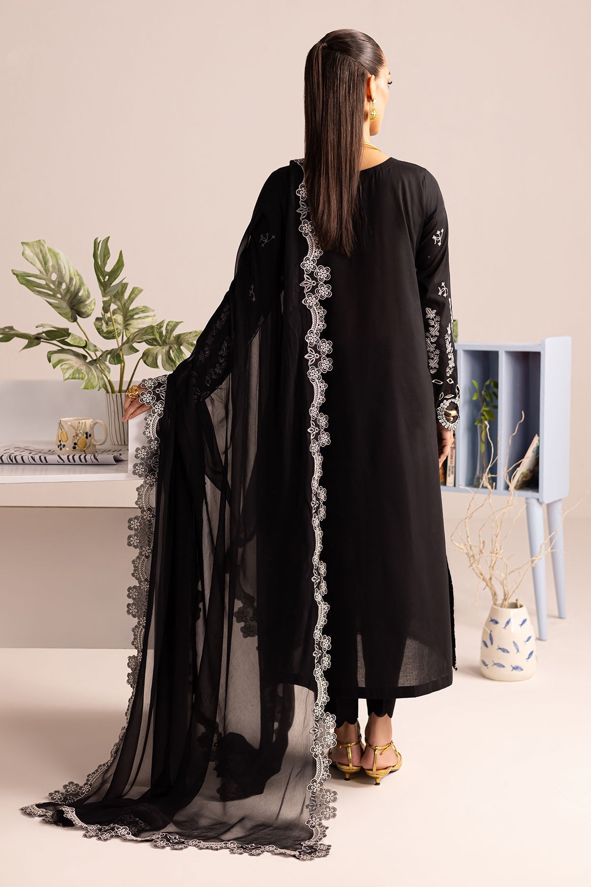 https://cdn.shopify.com/s/files/1/0551/9487/8152/files/7_eb47a6cc-d116-4428-8856-118dd01887fa.jpg?v=1751313260