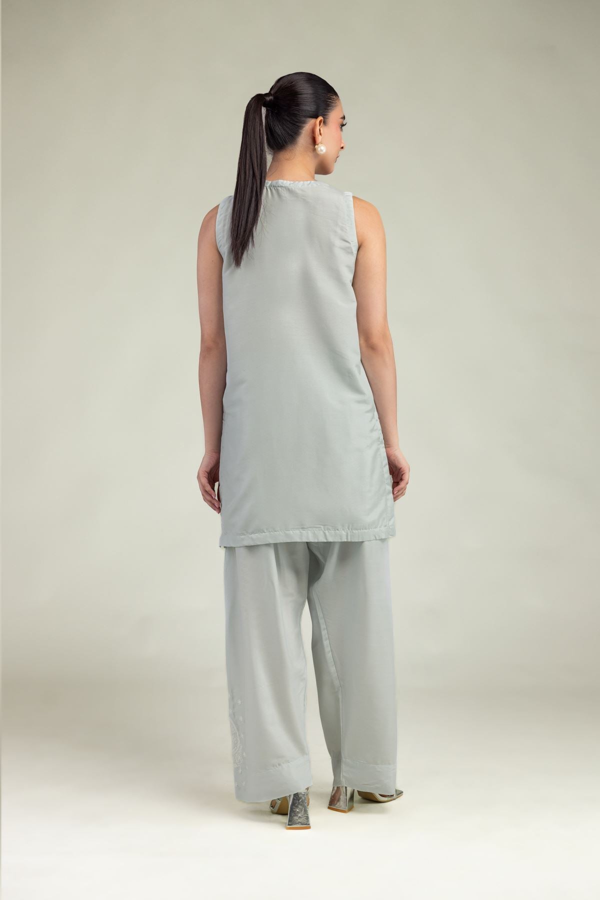 Lawn Sleeveless Kurta