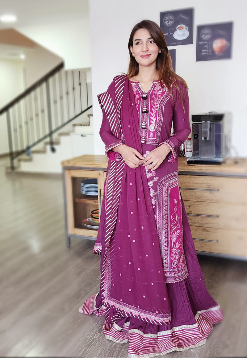 AJLR-21 EMBROIDERED LAWN 3 PCS