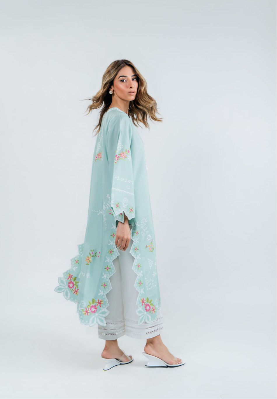 Hania (B)